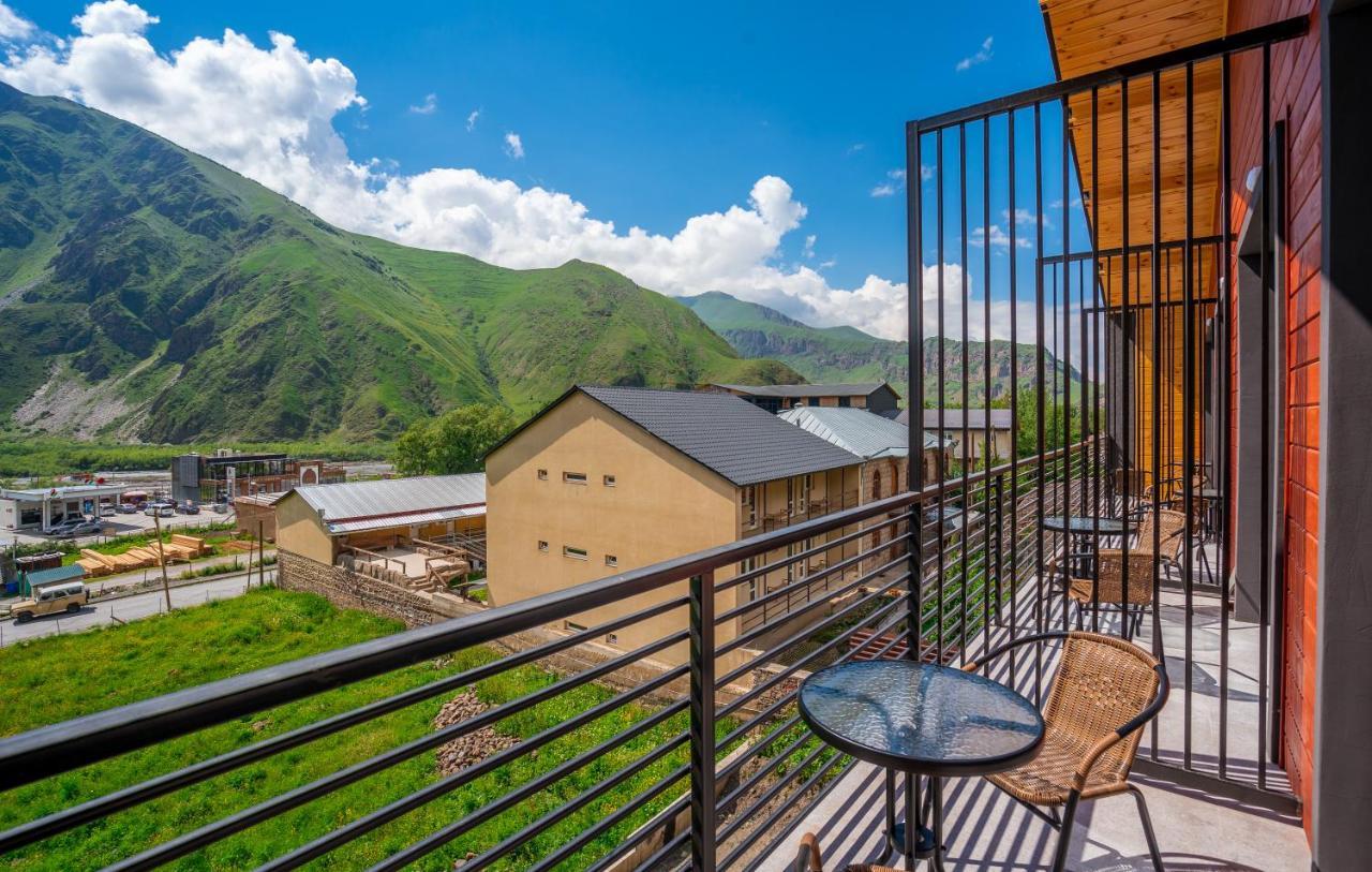 Hotel Darchi Kazbegi Eksteriør billede