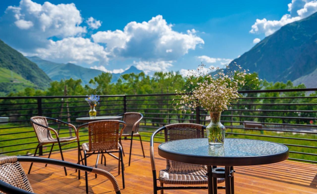 Hotel Darchi Kazbegi Eksteriør billede